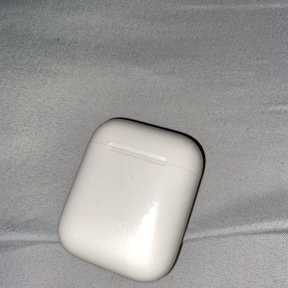 Air pod 1 case only - Picture 2 of 8